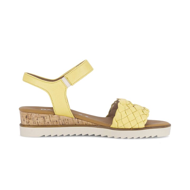 Sandalo con zeppa giallo #1