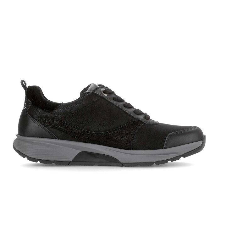 Lage sneaker zwart #1