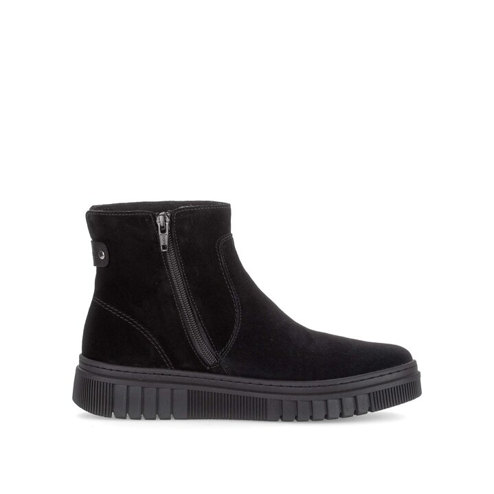 Sportliche Stiefelette schwarz #1