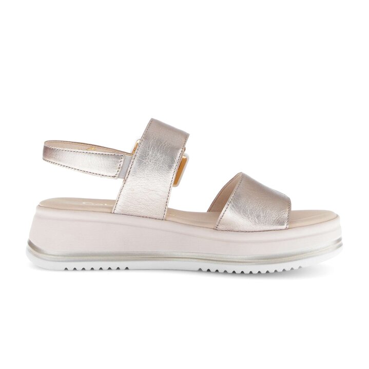 Platåsandaler guld #1