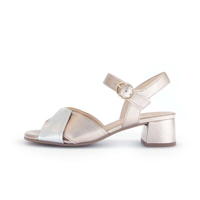 Sandal met riempjes rose