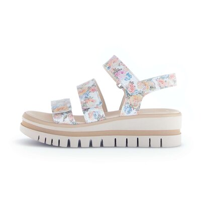 Sandale met plateauzool wit