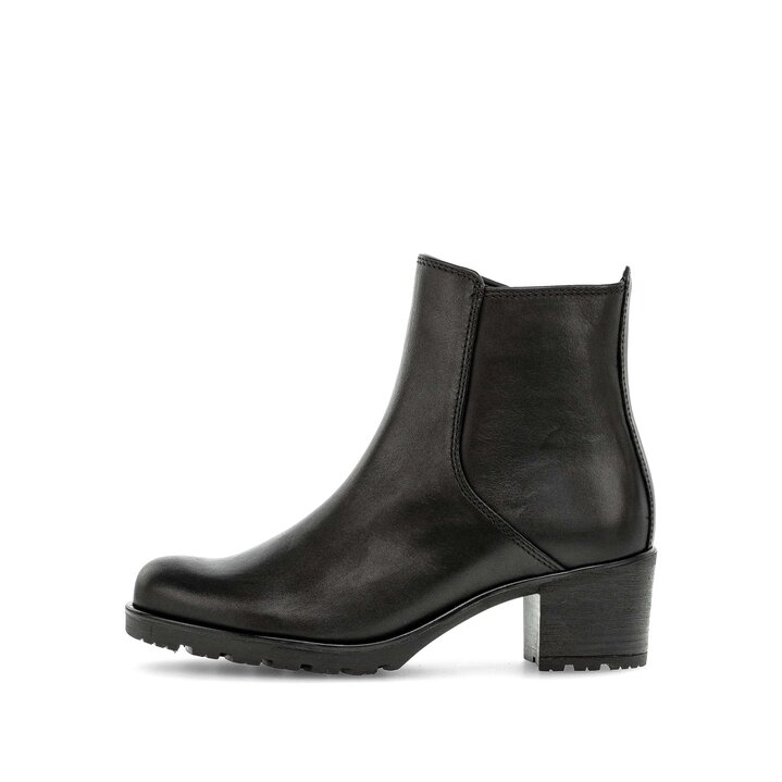 Sportliche Stiefelette schwarz #0