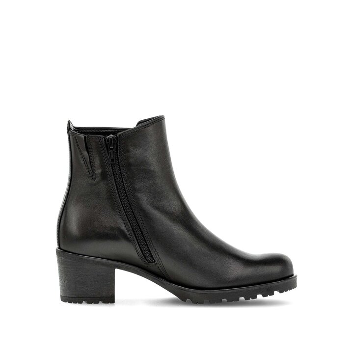 Sportliche Stiefelette schwarz #1