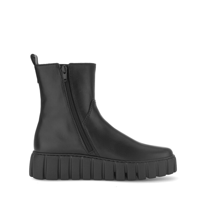 Enkellaarsjes op plateau zwart #1