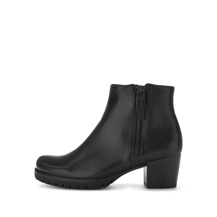 Sportliche Stiefelette schwarz #0