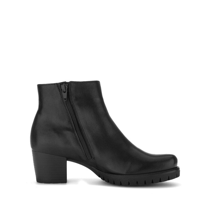 Sportliche Stiefelette schwarz #1