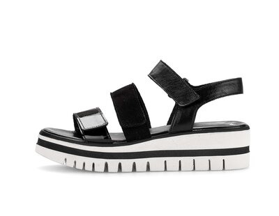 Sandalo con plateau nero