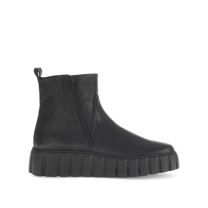 Plateau Stiefelette schwarz #1