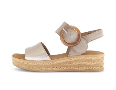 Sandale met plateauzool beige