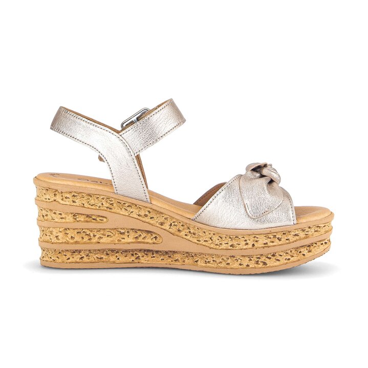 Sandales compensées or #1