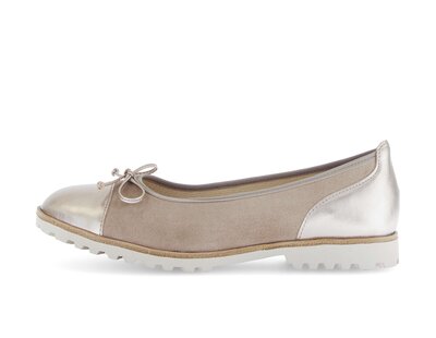 Sportliche Ballerina beige