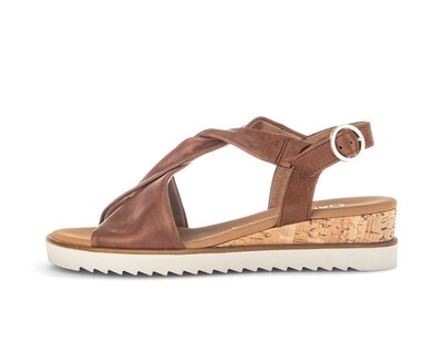 Sandaleno met sleehak bruin