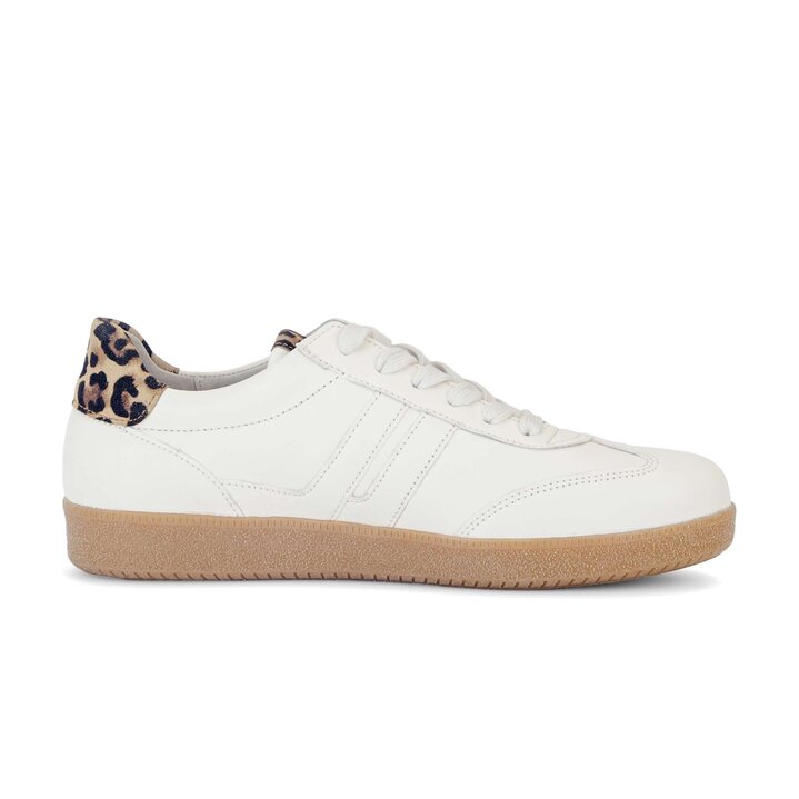 Sneaker low creme #1