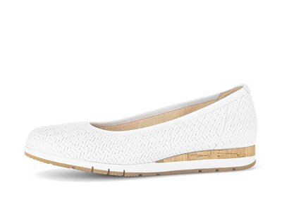 Sportliche Ballerina weiß