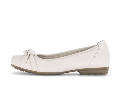 Sportieve ballerina crème