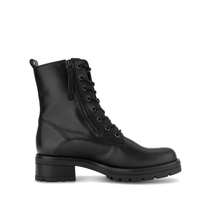 Stivaletto stringato nero #1