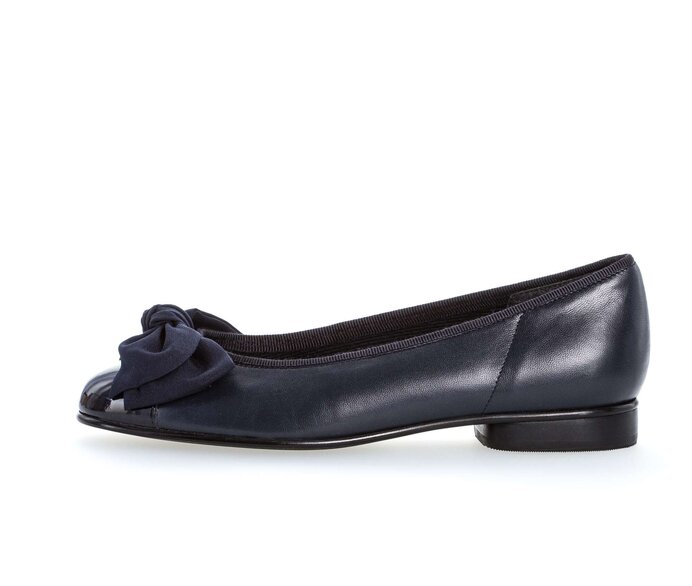 Elegante ballerina 05.106.36 Glad leer blauw Gabor