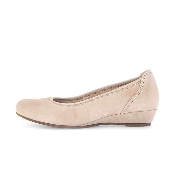 Pump met sleehak beige #0