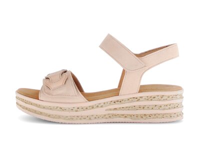 Sandalo con plateau rosa