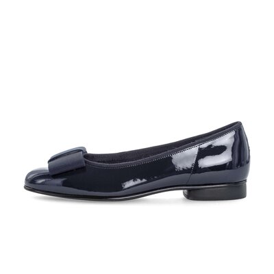 Ballerina elegante blu