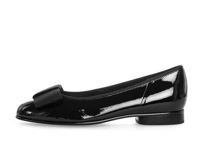 Elegante ballerina zwart